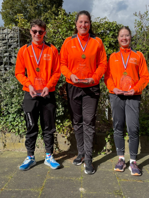 Max oude Enberink, Silke Tulk en Lotte Telgenhof Oude Koehorst, winnaars allround